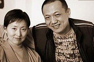 18+触摸互动游戏+黄油苹果官方版：探索成人娱乐新体验